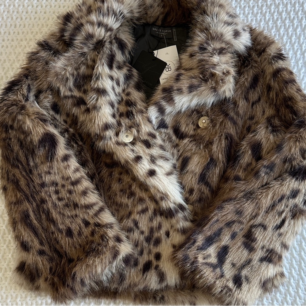 NWT Dress Forum Leopard Print Faux Fur Coat
